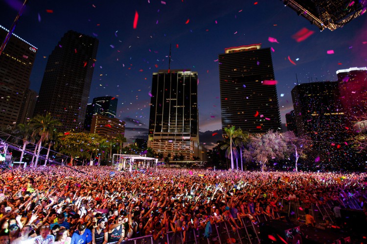 【今や日本の恒例行事】日本中の音楽ファンがアツくなる“夏フェス”で盛り上がろう！