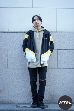 2016年冬の渋谷原宿リアルスタイル【MTRL_SNAP】存在感のあるジャケットがポイントのストリートコーデ　中村　大成