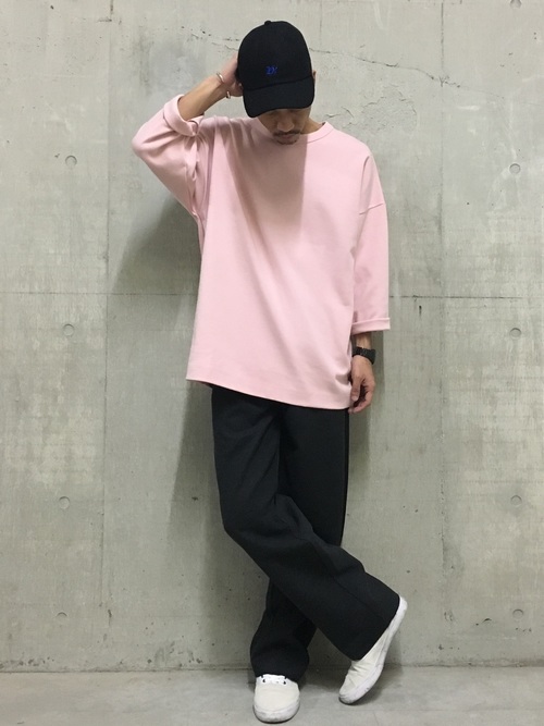 流行　ピンクコーデ　トレンド　メンズファッション