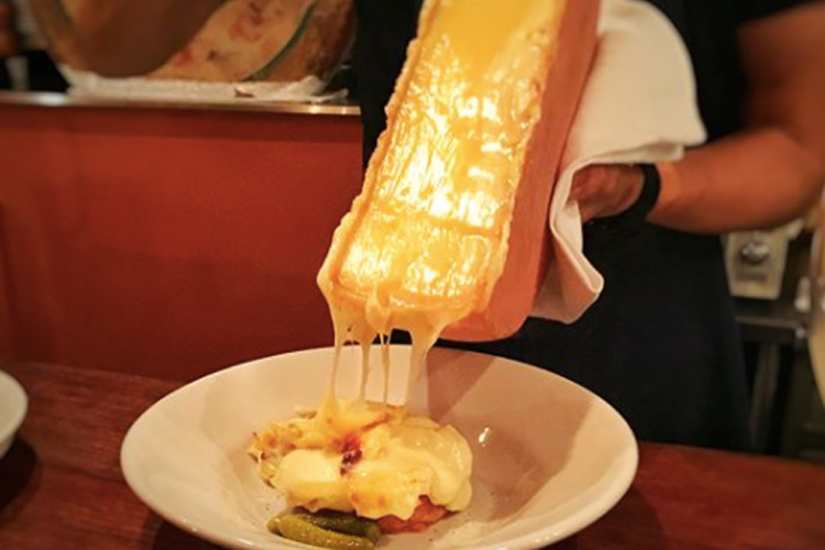 チーズ好き必見 寒い冬に食べたくなるチーズ料理レストラン12選 Mtrl マテリアル