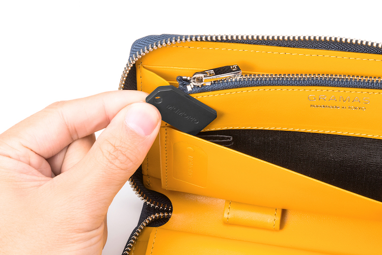 財布の中にはチップを確認できる収納ポケットがあります