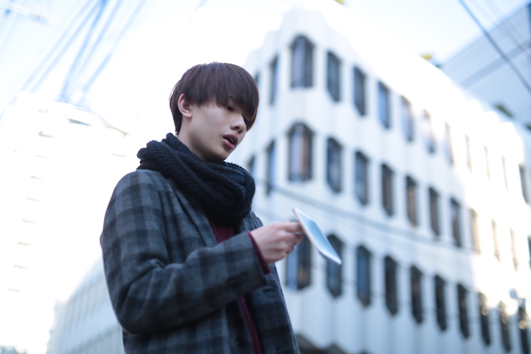 インタビューに答える高校生のみやぽん君とフラワーちゃん。